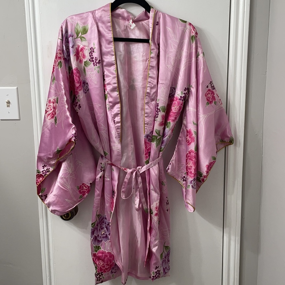 Kimono Style Robe - Picture 2 of 6